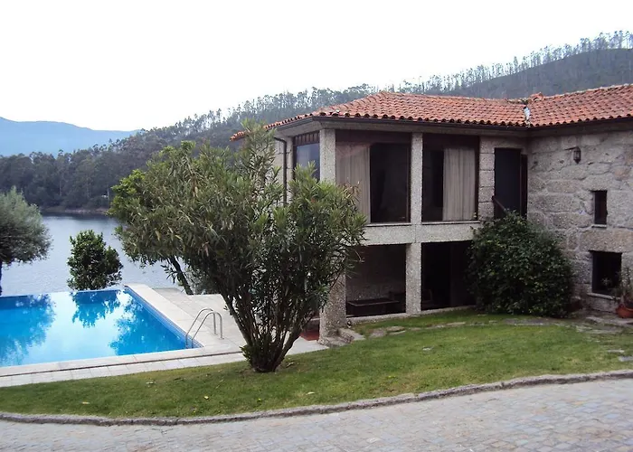 Semesterbostad Casa Dos Gaios *